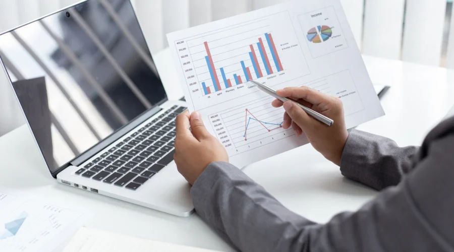 Dinner Suit vs Business Suit: What Sets Them Apart